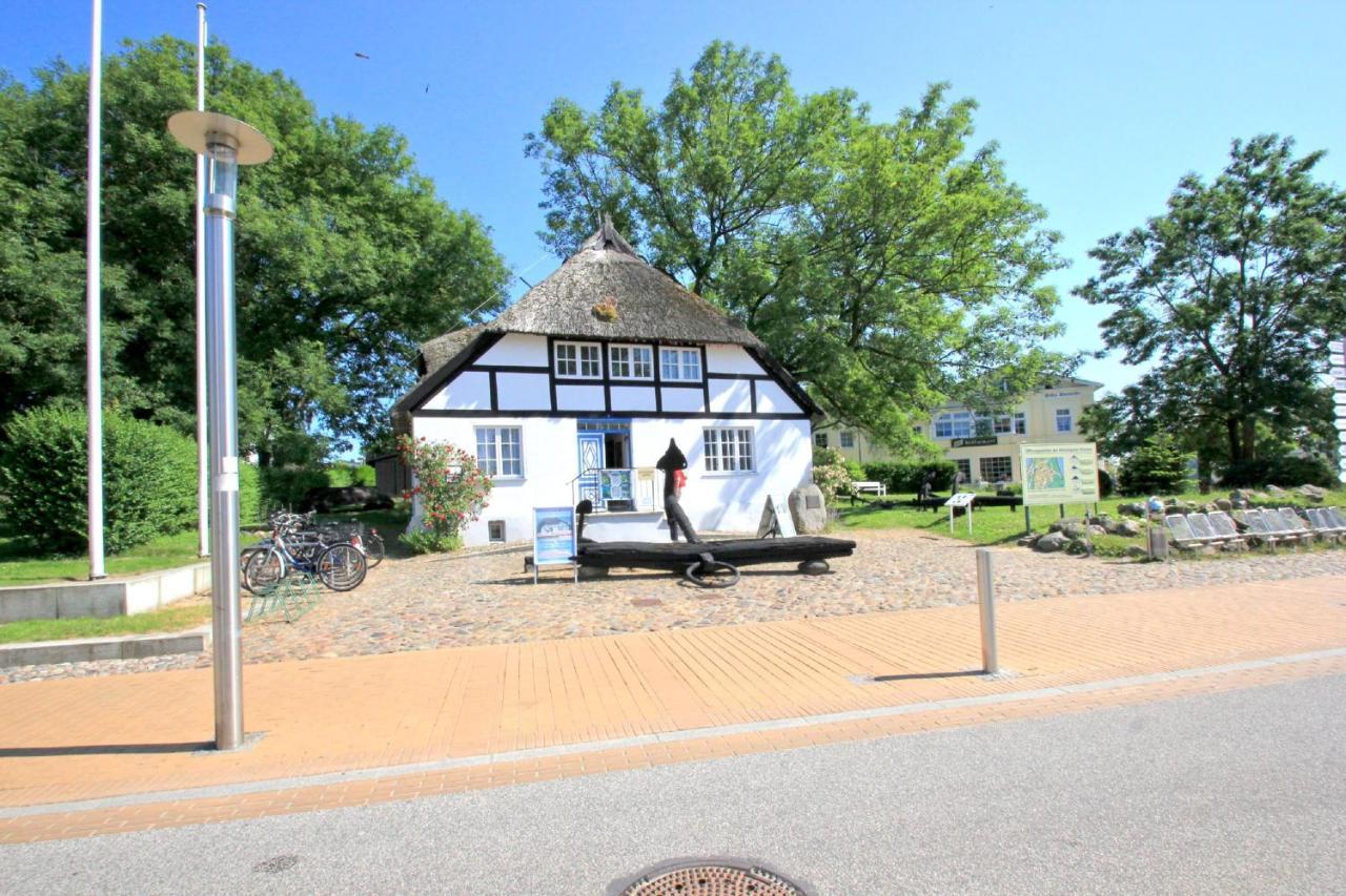 Villa Buskam FeWo 27, inklusive Sauna und Schwimmbadnutzung im AHOI Sellin Goehren  Exterior foto
