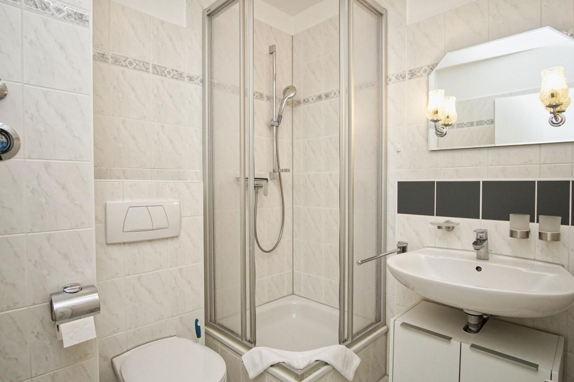 Villa Buskam FeWo 27, inklusive Sauna und Schwimmbadnutzung im AHOI Sellin Goehren  Exterior foto